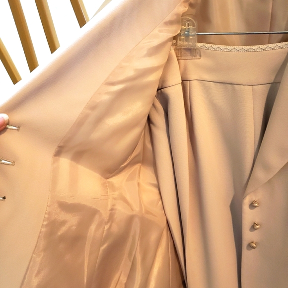 Pantsuit - Picture 2 of 6